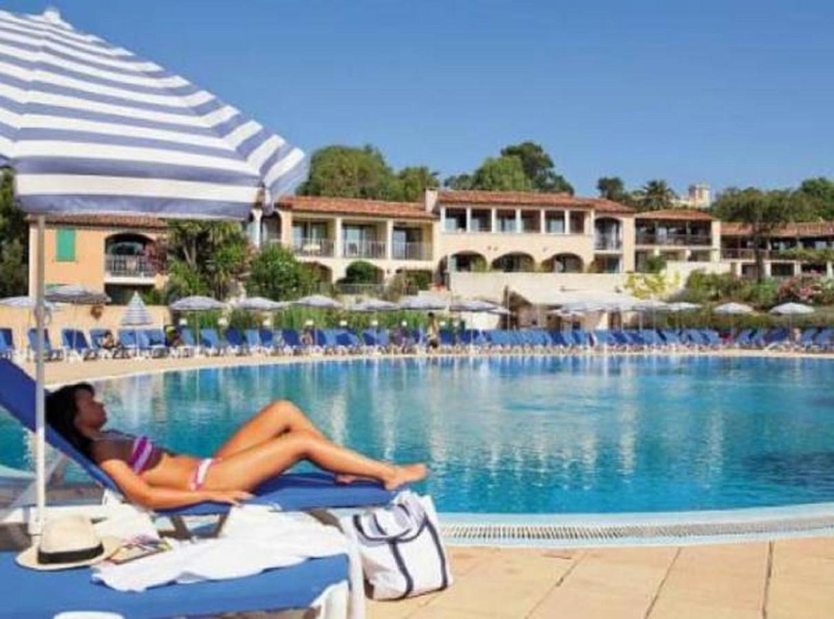 Chez Adriana Studio Vue Mer Avec Piscine Grimaud Luaran gambar