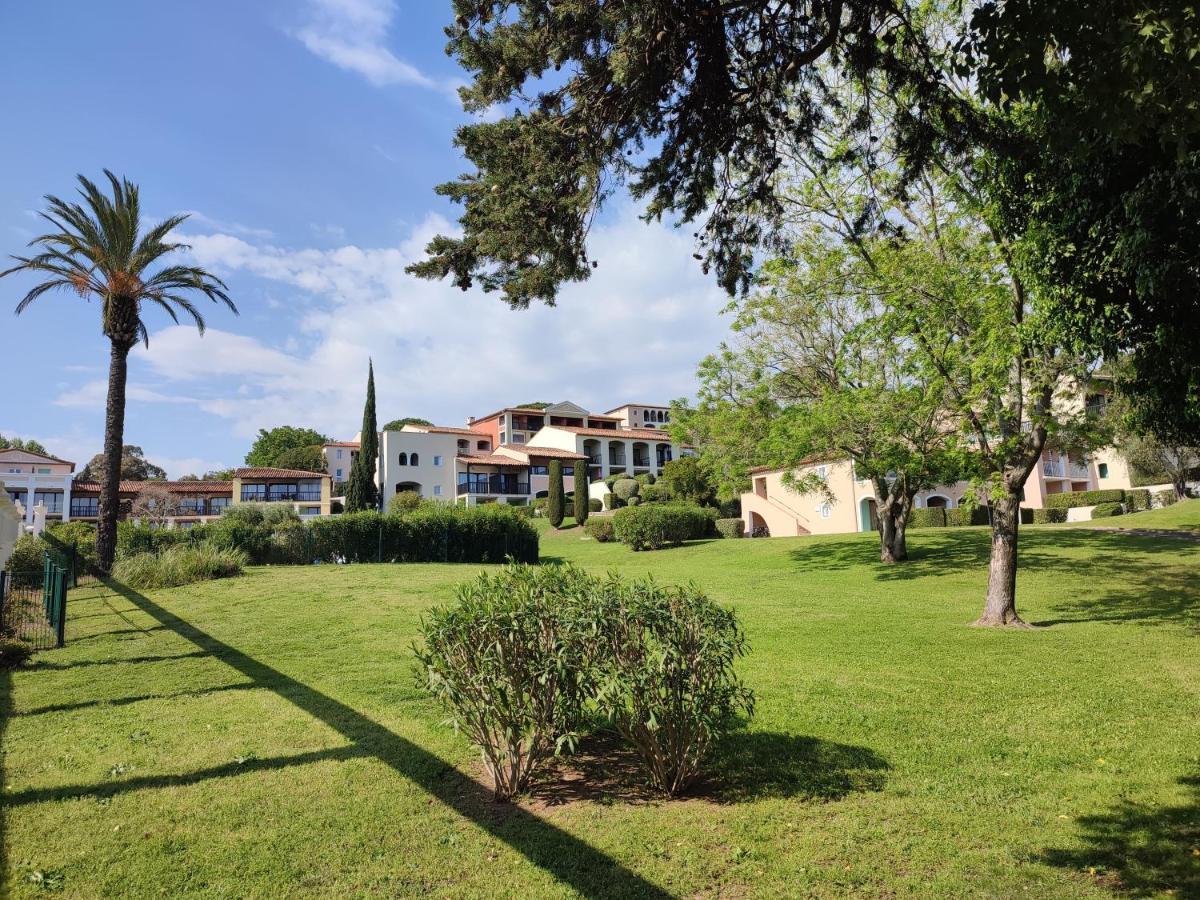 Chez Adriana Studio Vue Mer Avec Piscine Grimaud Luaran gambar