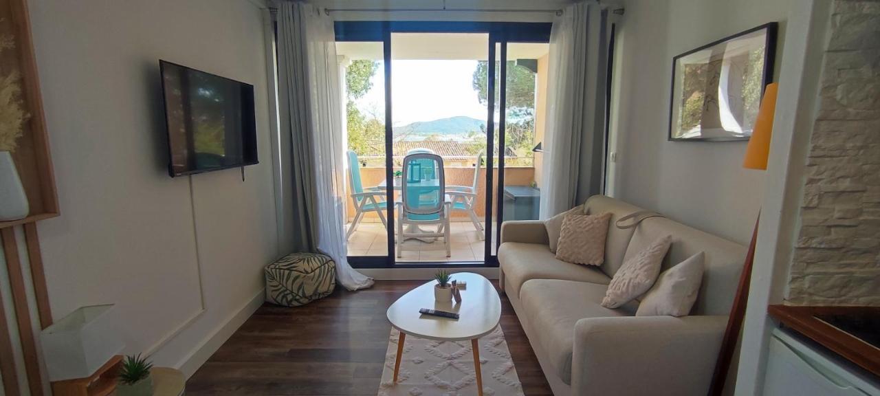 Chez Adriana Studio Vue Mer Avec Piscine Grimaud Luaran gambar