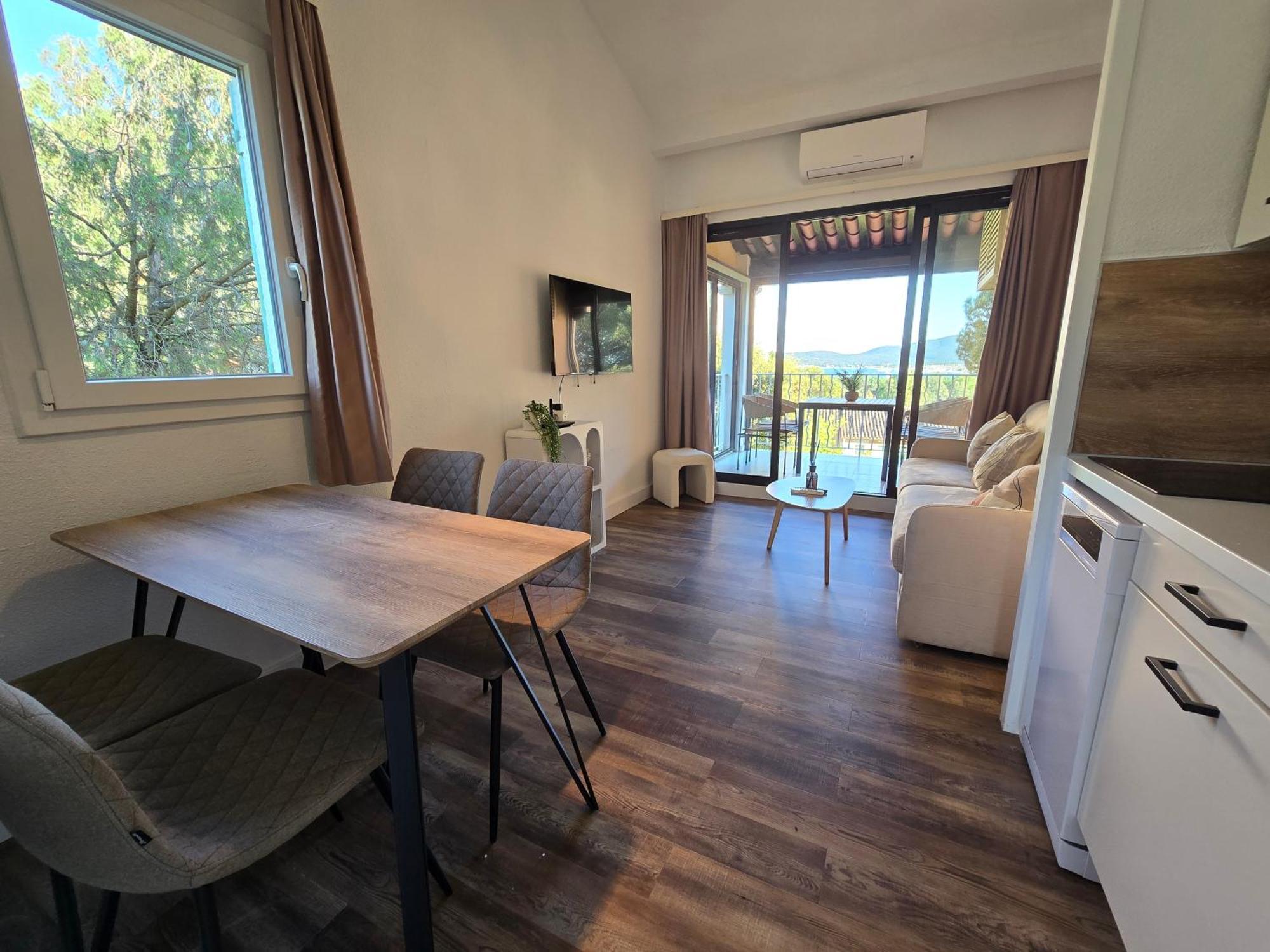 Chez Adriana Studio Vue Mer Avec Piscine Grimaud Luaran gambar