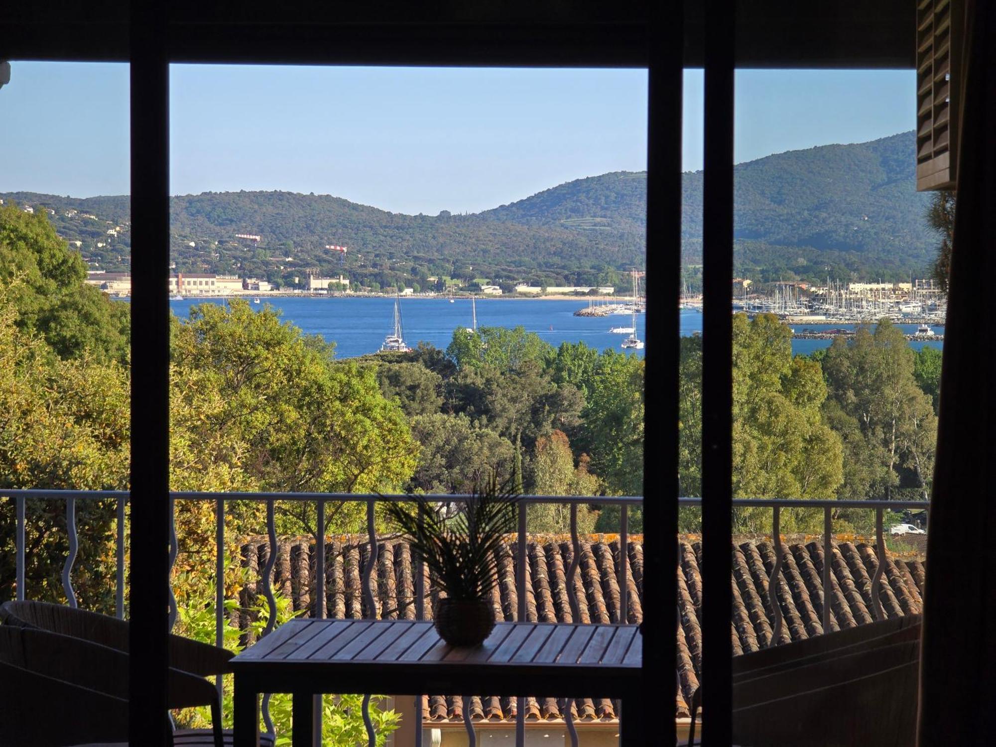 Chez Adriana Studio Vue Mer Avec Piscine Grimaud Luaran gambar
